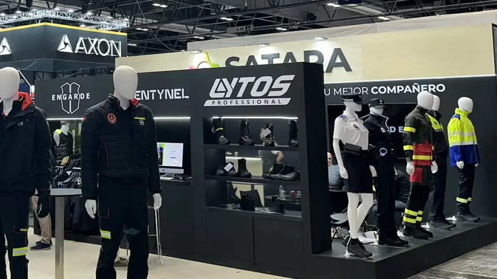Lytos y Engarde en el Stand de Satara en Sicur 2026