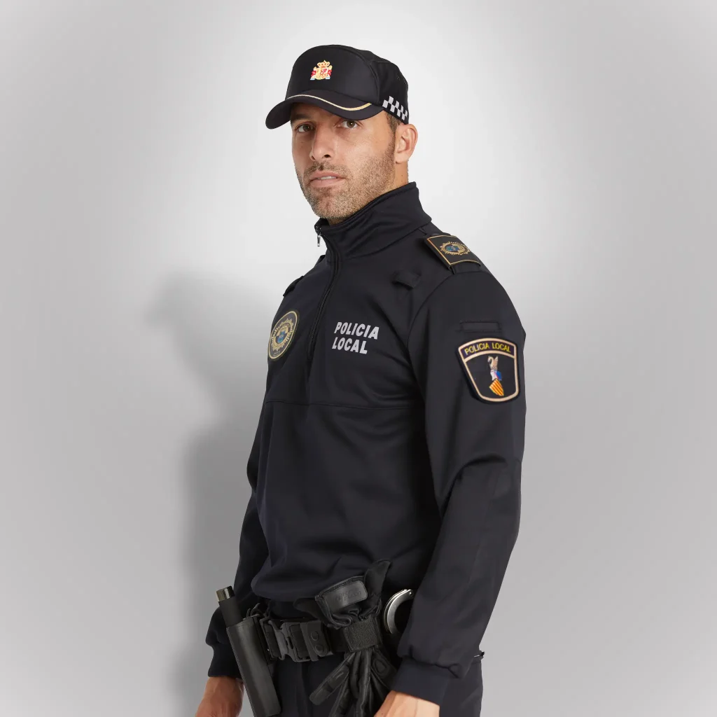Agente vistiendo jersey polar policial azul noche de Comunidad Valenciana | Serie Origen | Satara